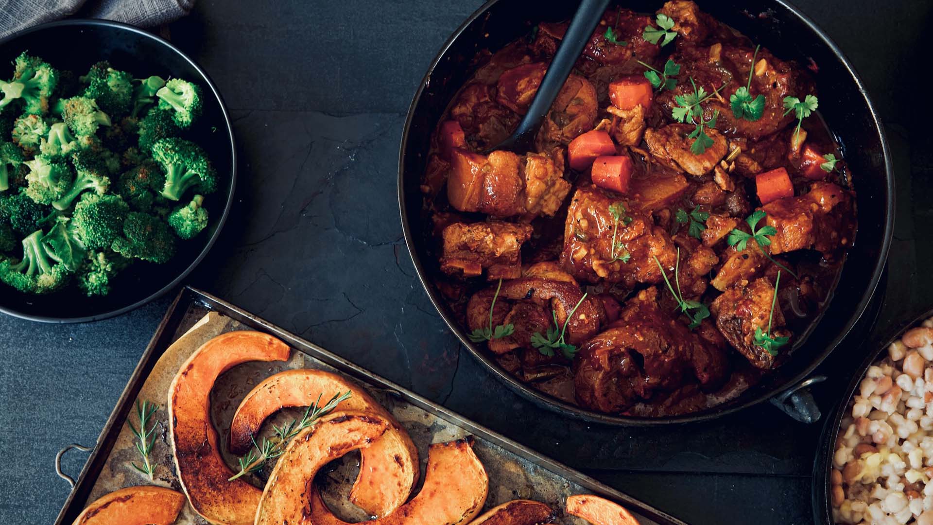 Pork stew with tomato gravy